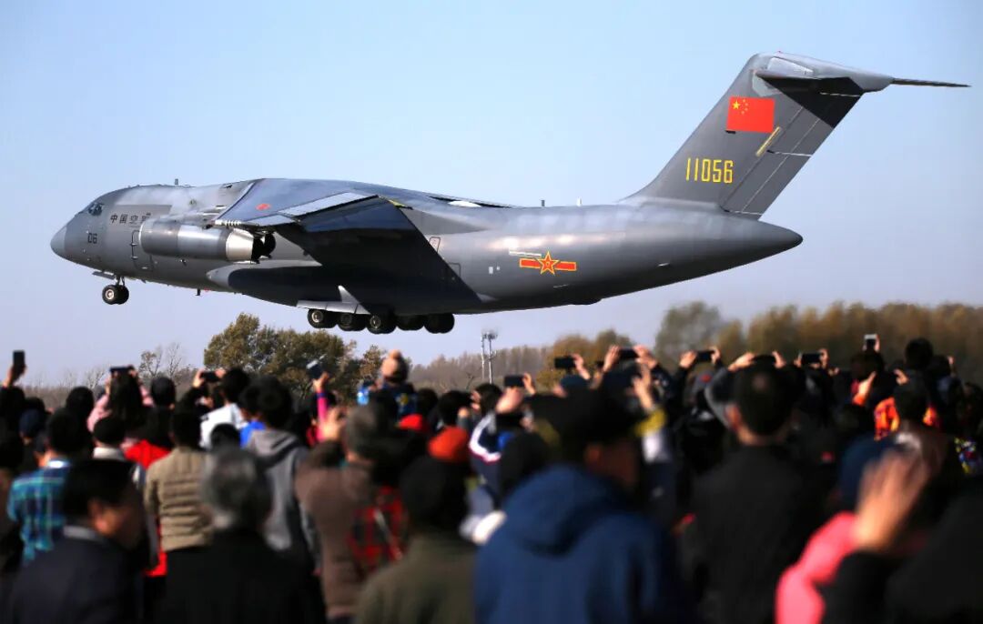 《“胖妞”运 -20》 周国强 摄