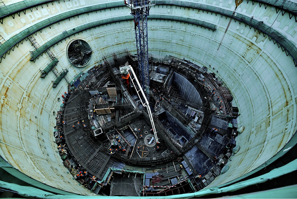 《核电“华龙一号”》严新荣摄