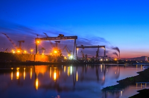 大连造船厂夜景