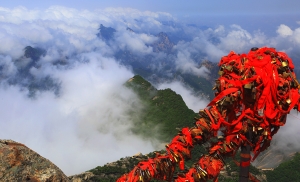 雾锁华山