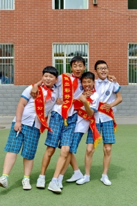 欢乐童年—争做出彩好...
