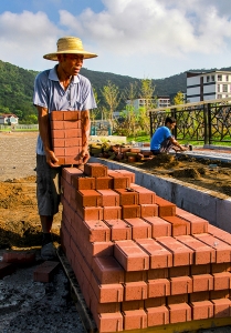 《砖的重量》