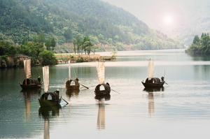 湖光船影（浙江）