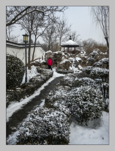踏雪人