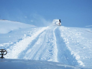 新疆大雪路