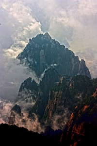 气腾山河